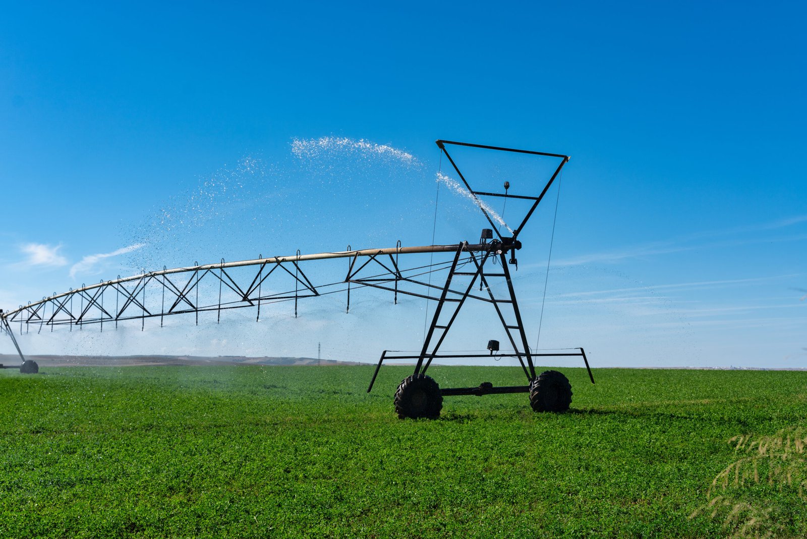 watering-machine-large-cultivated-fields